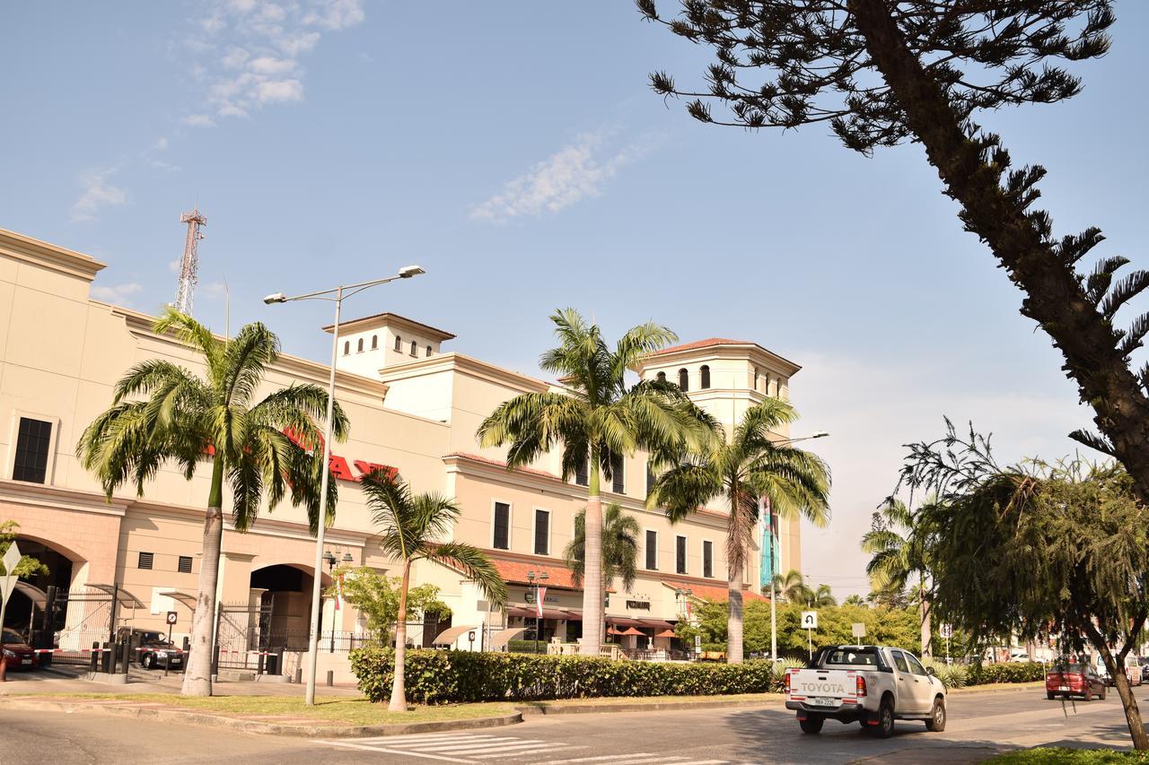 Alojamiento Castelnouvo, Entre Rios, Guayaquil, Ecuador מראה חיצוני תמונה